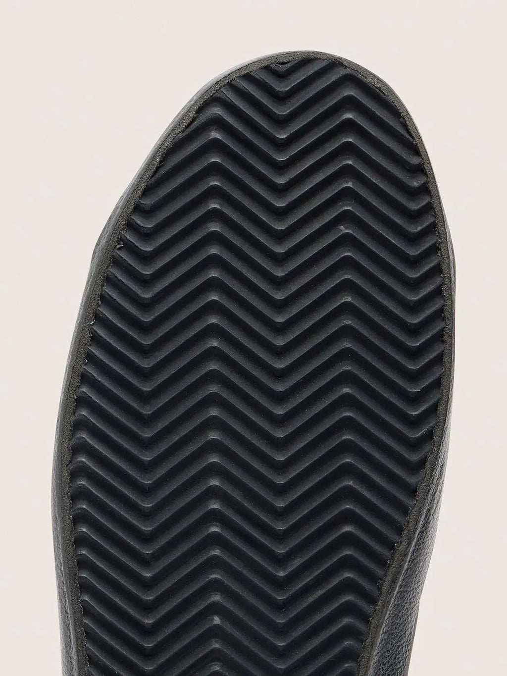 Golden Goose Men's
Super-Star in black nappa with black suede star and heel tab