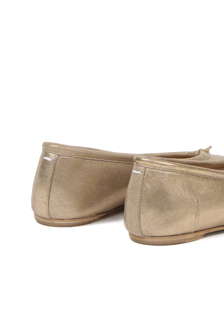 Maison Margiela Tabi Ballerina
Cream Gold (Women's)