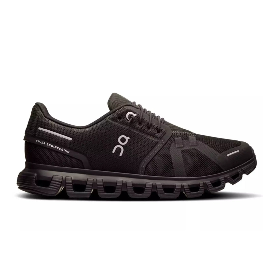 On Running Cloud 6 'Triple Black'