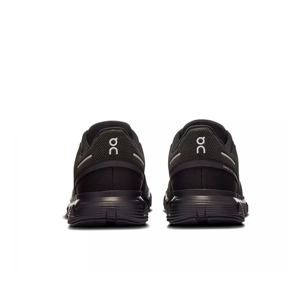 On Running Cloud 6 'Triple Black'