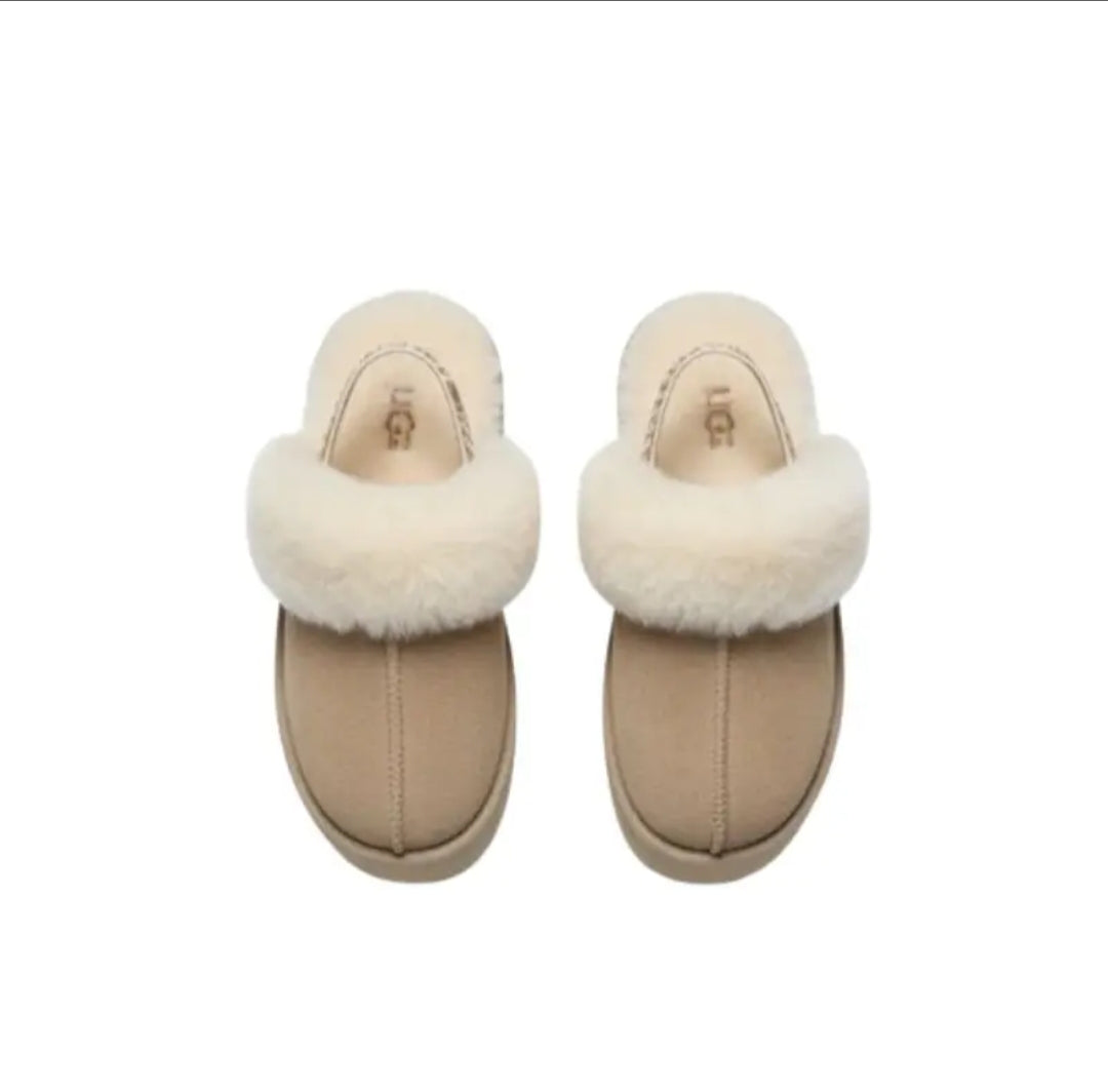 UGG Funkette Sand Slipper