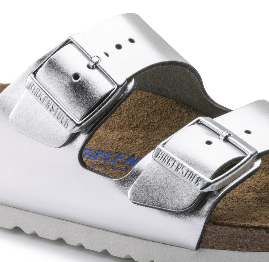 Birkenstock Arizona soft sole
genuine leather Silver with a metallic sheen